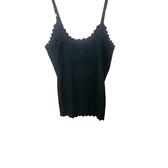 Perch sweater tank top with scalloped hem - Picture 2 of 5